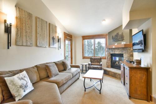 Mountain Thunder Snowfall Condo: Ski In, Resort Amenities