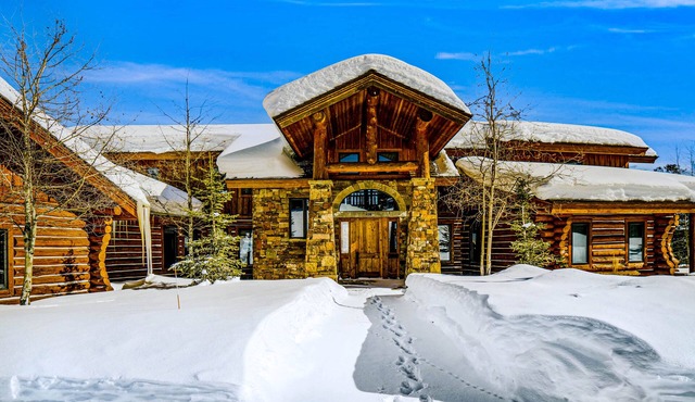 Mountain Top Luxury | Cabin in Big Sky w/patio, full kitchen, & W/D