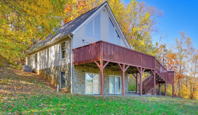 Mountain-View Blue Ridge Cabin Getaway w/Fire Pit