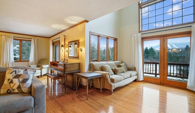 Mountain View Chalet Fabulous views from the hot tub with large entertaining area just off Killington Road. The Killington golf course and Green Mountain National Golf Course are just a few minutes from this location.