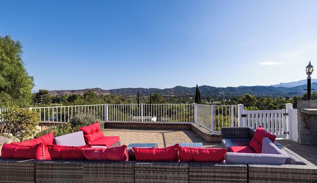 Mountain View Paradise 5-Bedroom House - Fire pit, Game room, BBQ, Stunning View