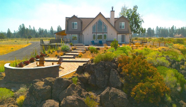 Mountain View Retreat on 10 Private Acres, Minutes from all things Bend!
