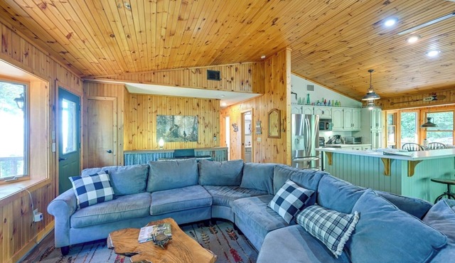 Mountain View Retreat | Fireplace + EV