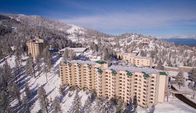 Mountain View Villa with Pool + Hot Tub Access
