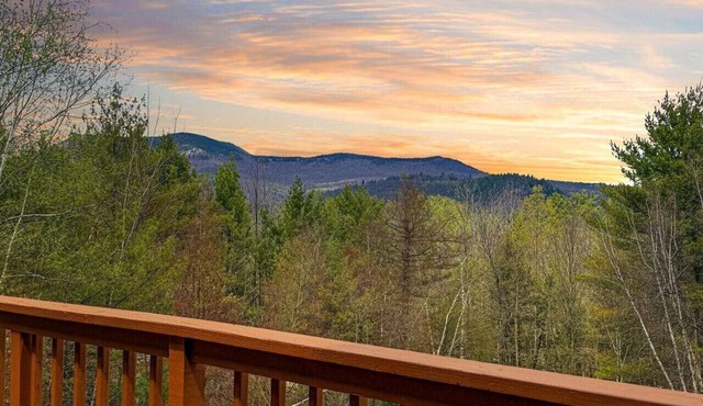 Mountain Viewpoint | Retreat Close to all the Fun