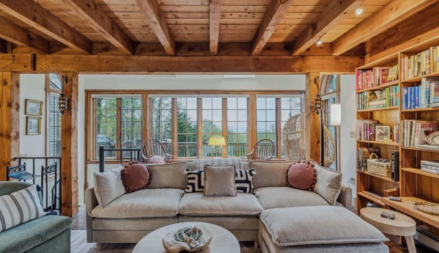 Mountain Views! Bonus Room - Sugarhouse Hideaway