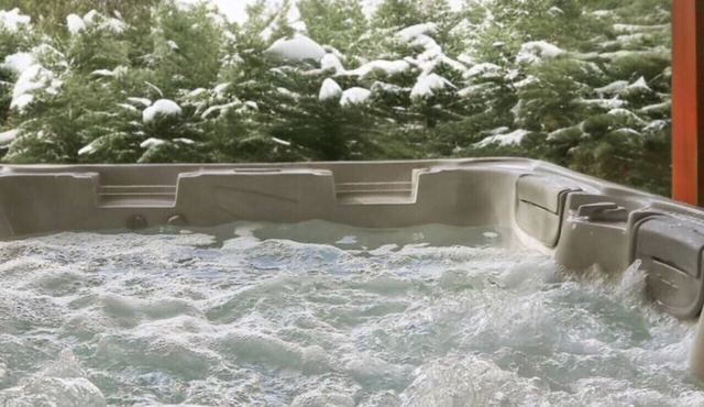 Mountain Views, Hot Tub near Hiking, Ski & Santa`s Village