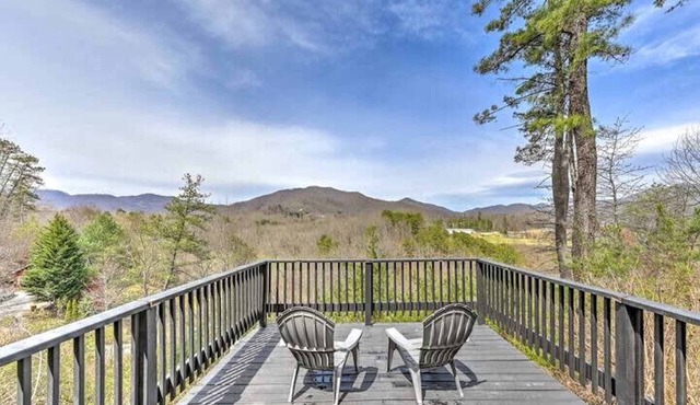 Mountain Views I Covered Deck w/Hot Tub-Sleeps 11