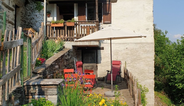 Mountain worlds behind Lake Maggiore, Case di Zali
