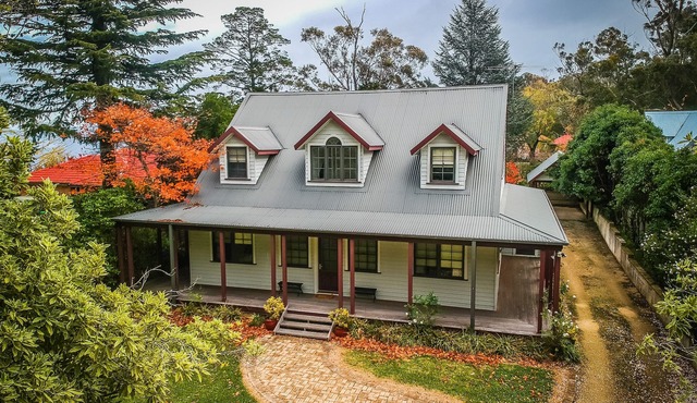 Mountains Lodge walking distance to National Park