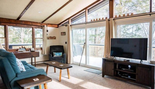Mountainside 4-BR Lodge 2-min to Okemo Mountain