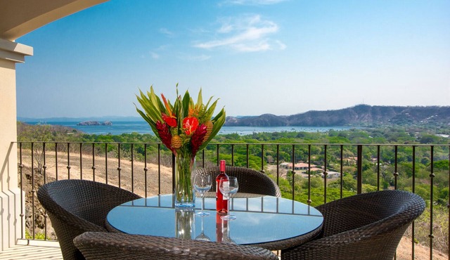 Mountainside condo with View includes Clubhouse facilities with min. 2 week stay