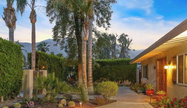 Movie Colony East Hideout- 3BD/3BA W/Pool & Hotub