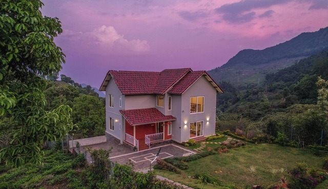 Moving Mist Villa