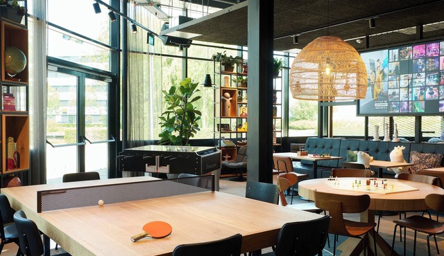 Moxy Amsterdam Schiphol Airport