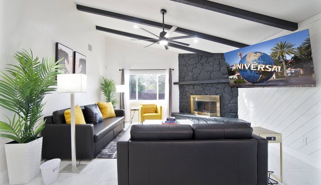 Moxy Luxe - Charming 4-bedroom house with AC and WiFi in delightful Casselberry