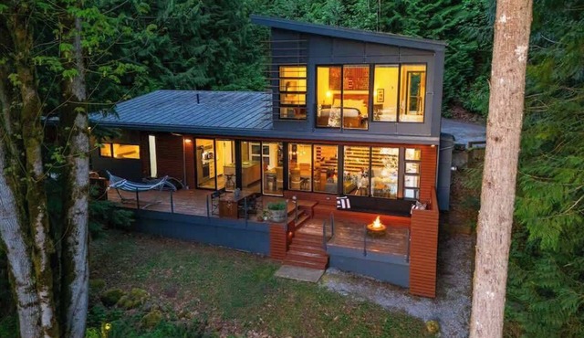 Mt Baker Lakefront Luxe Hot tub & Private Dock