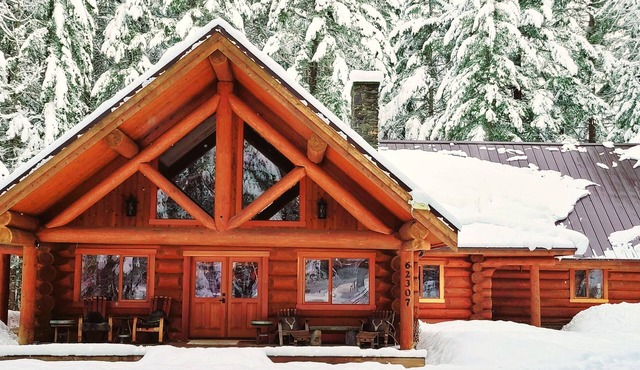 Mt. Rainier and Crystal Mountain Luxury Lodge