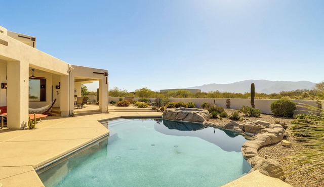 Mtn-View Oasis w/Pool, Spa & Gym in Oro Valley!