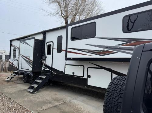 MTS #121 - 45' Deluxe RV