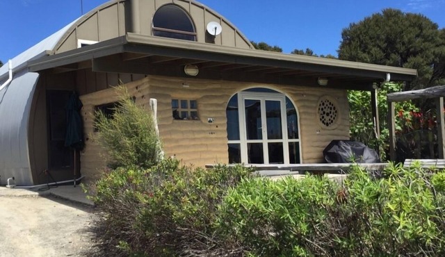 MUDBRICK BARN MUDENZA VU