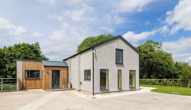 MUDDY UDDERS DAIRY, pet friendly, with a garden in Halwill Junction