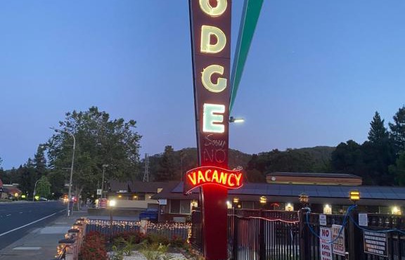 Muir Lodge Motel