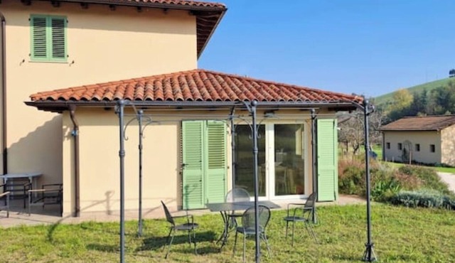 Mulberry Hill: comfort in the early Cesena countryside.