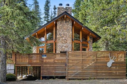 Mule Deer - Luxury Mount Hood Chalet