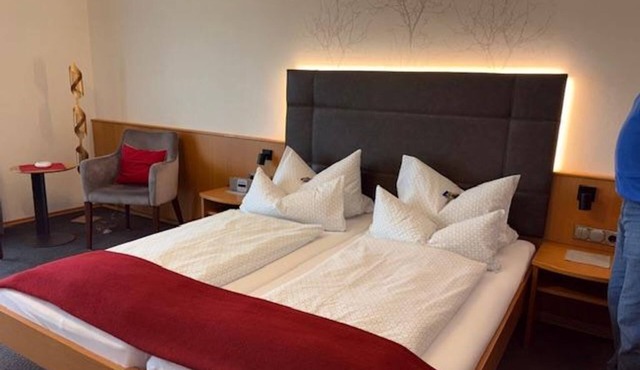 Multi-bed room - Hotel-Restaurant Fronhof