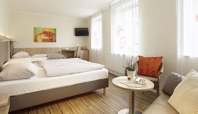 Multi-bed room with shower and WC - Hotel "Zum Stern"