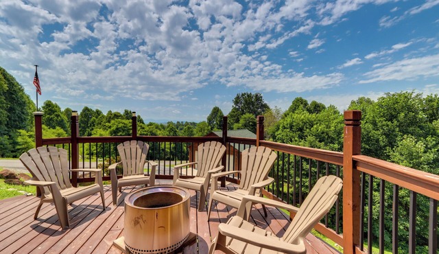 Murphy Cabin w/Fire Pit & Mountain Views!