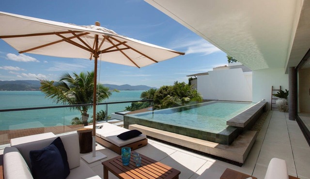 Muscat 3-bedroom Villa With Beach Access
