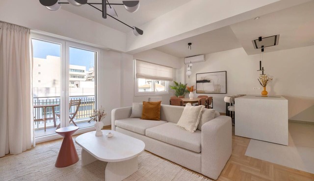 Museum Family 3BR Apartment