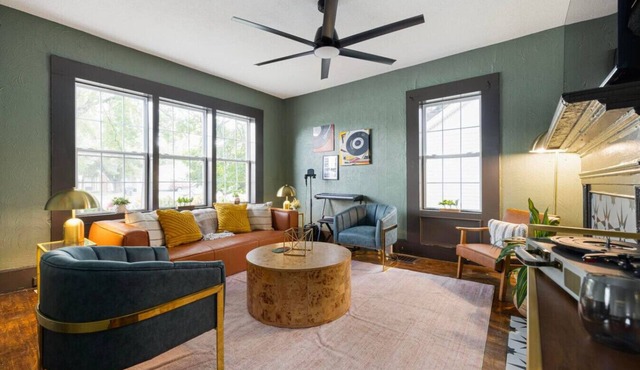 Music Vibes Near Downtown Kpt - 4br - Fenced yard
