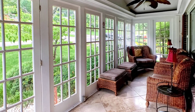 Musician's Haven in Music City - 7 miles to downtown - off-street parking