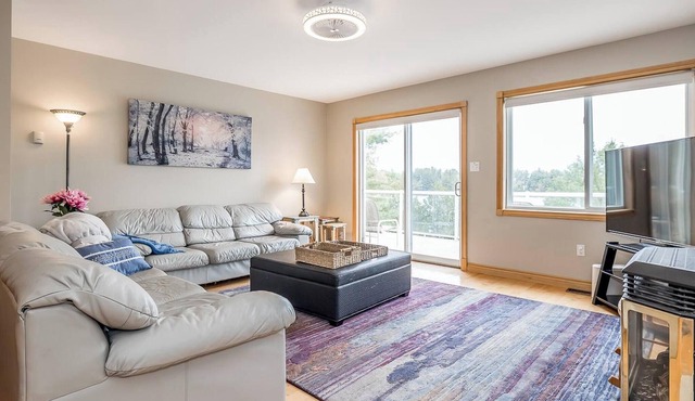 Muskoka Lakeshore Cottage Bliss