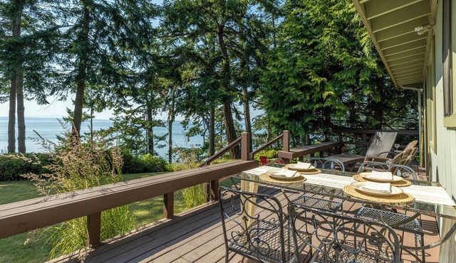 Mutiny Bay Waterfront Cabin