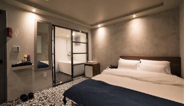 MW Hotel