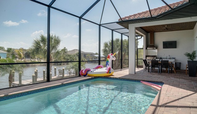 My Charlotte villa : Heated pool and boat dock