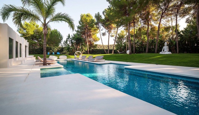 My Rental Homes - Villa Sound luxury property with pool and privacy