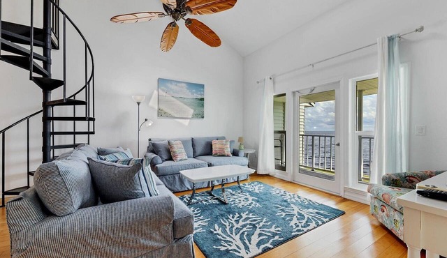 Myakka River 2/2 Private Waterfront Condo with Loft