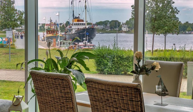 "myHarbourfront", luxuriöses Wohnen an der Hafenmole mit Wäsche