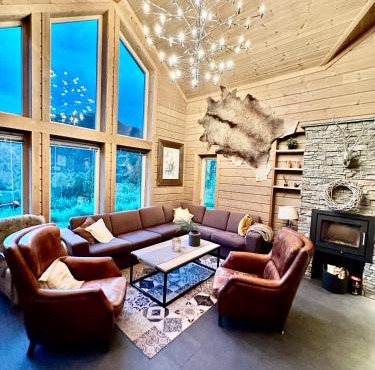Myrkdalen Lodge II, luxury family cabin ski in and out