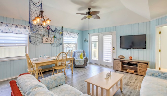 Myrtle Beach Cottage, Walk to Pools + Beach!