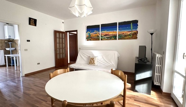 N194 - Numana, large three-room apartment with garden