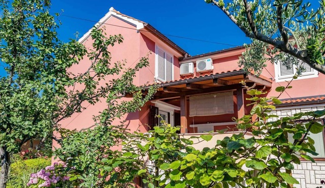 Nadica 1st floor - Charming 1BR Apartment for Two, Parking Available