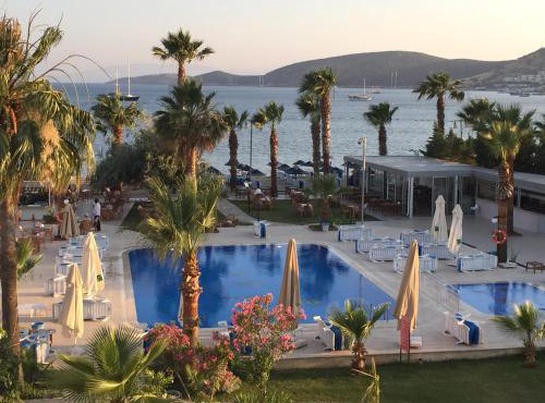Nagi Beach Hotel