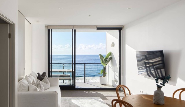 Nalu - holiday apartment overlooking Newcastle Beach