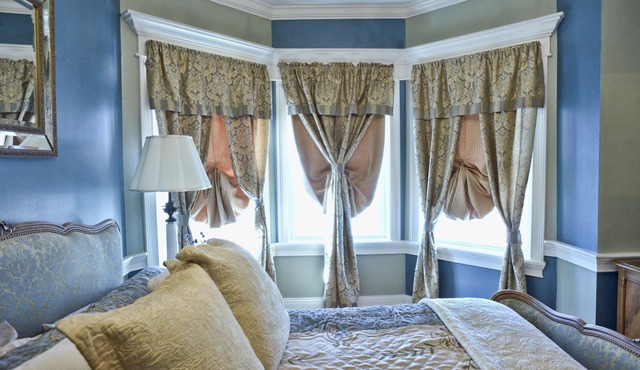 Naomi's Inn Bed & Breakfast